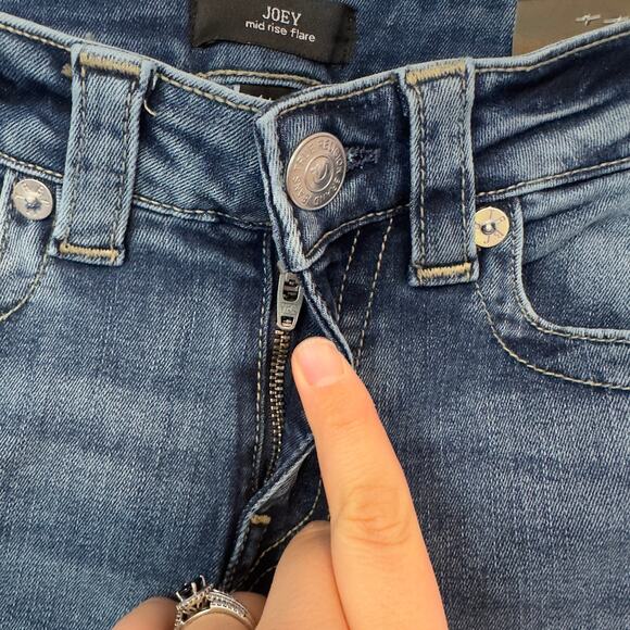 NWT True Religion Joey Flare Jeans Size 26 Medium Wash Flap Pockets Twist Hem - Picture 5 of 12